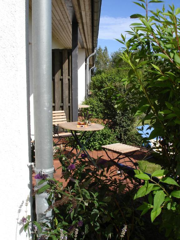 H.W.S. Hotel Der Wilde Schwan Sagard Chambre photo