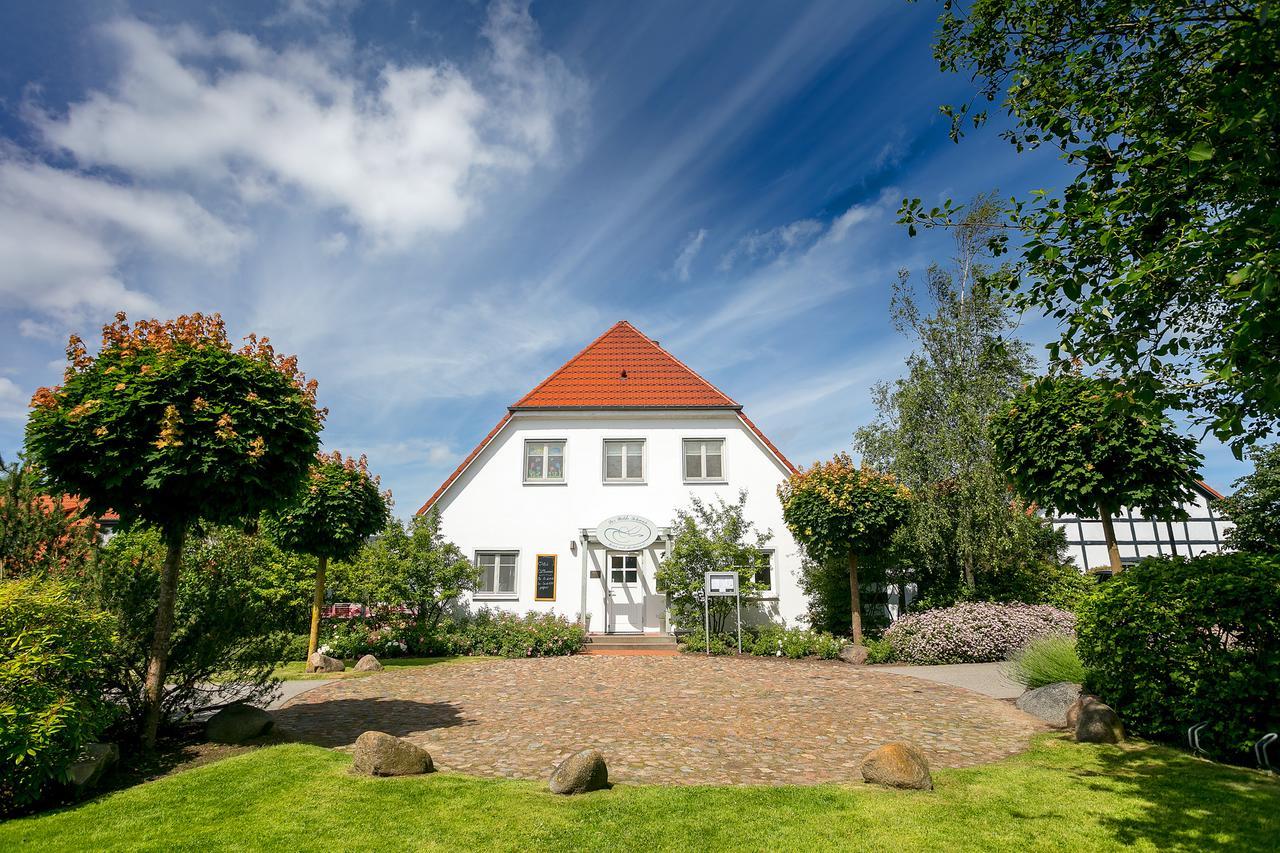 H.W.S. Hotel Der Wilde Schwan Sagard Extérieur photo