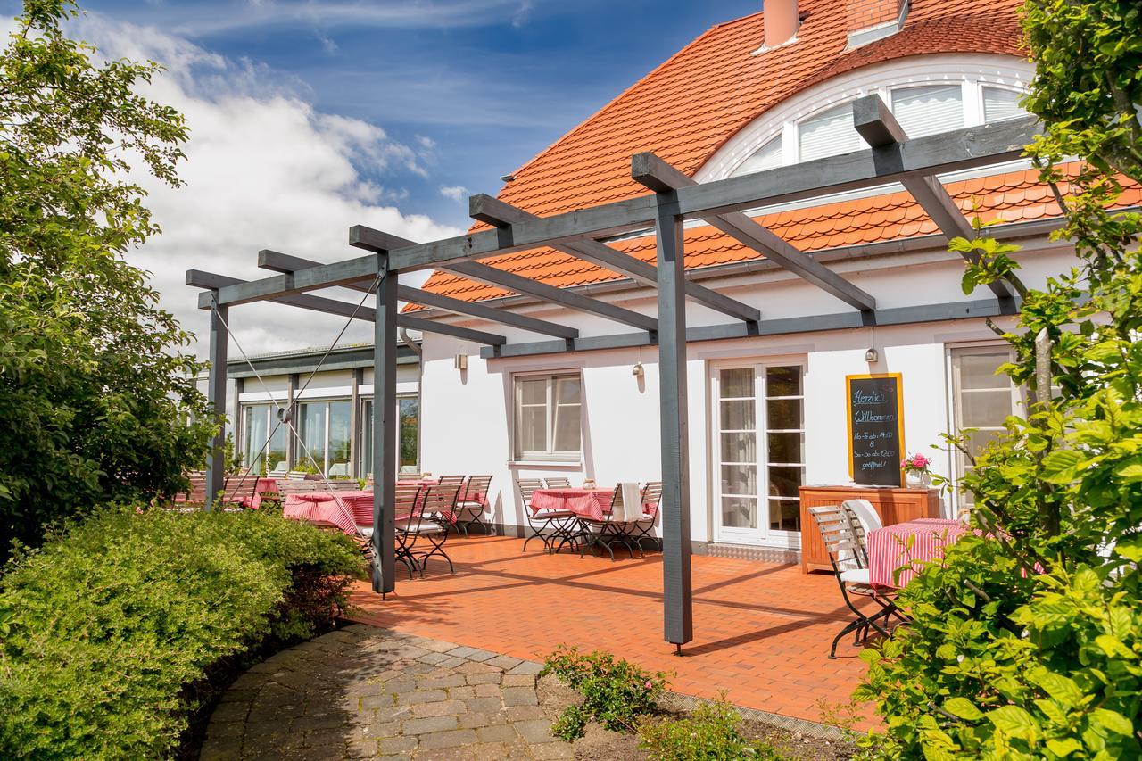H.W.S. Hotel Der Wilde Schwan Sagard Extérieur photo